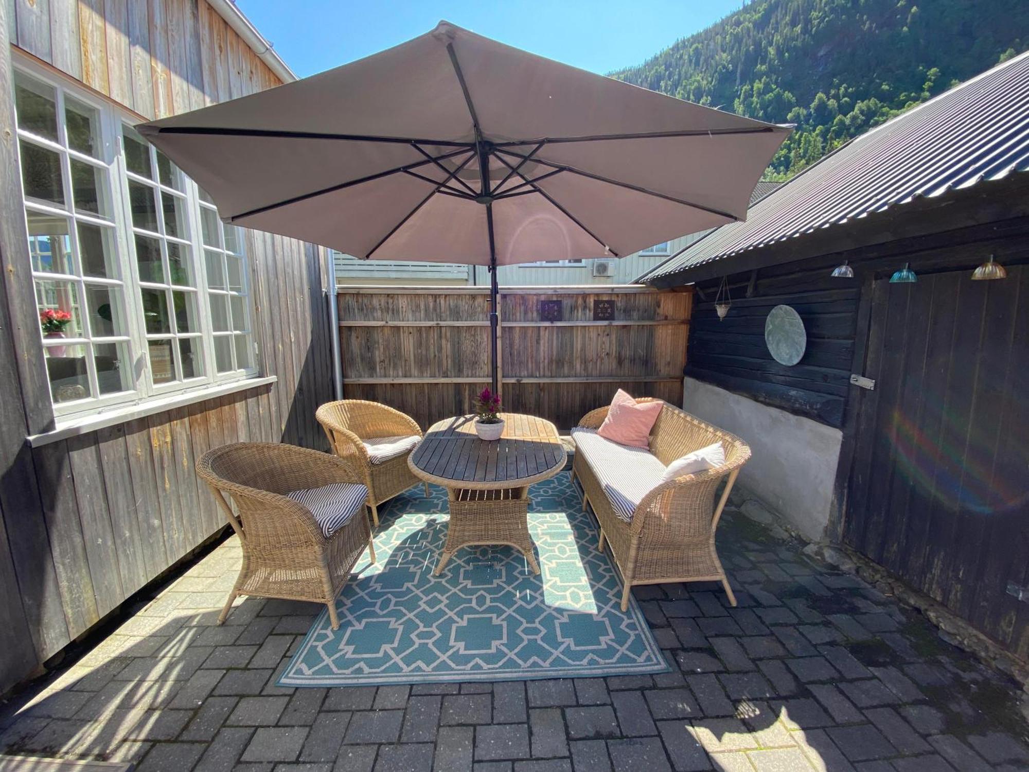 Dalen - Full House With Two Bedrooms, Patio, Garden And Central Location Exterior foto